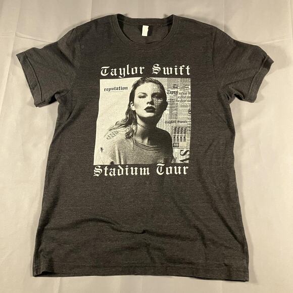 Taylor Swift Shirt Mens Medium Gray Reputation Stadium Tour Concert Tee 2018 - Picture 1 of 12
